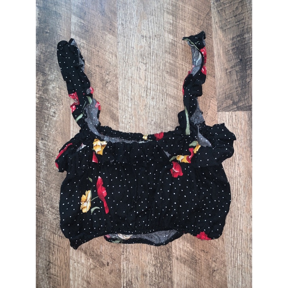 🌺 .•SALE•. Black floral Crop Top